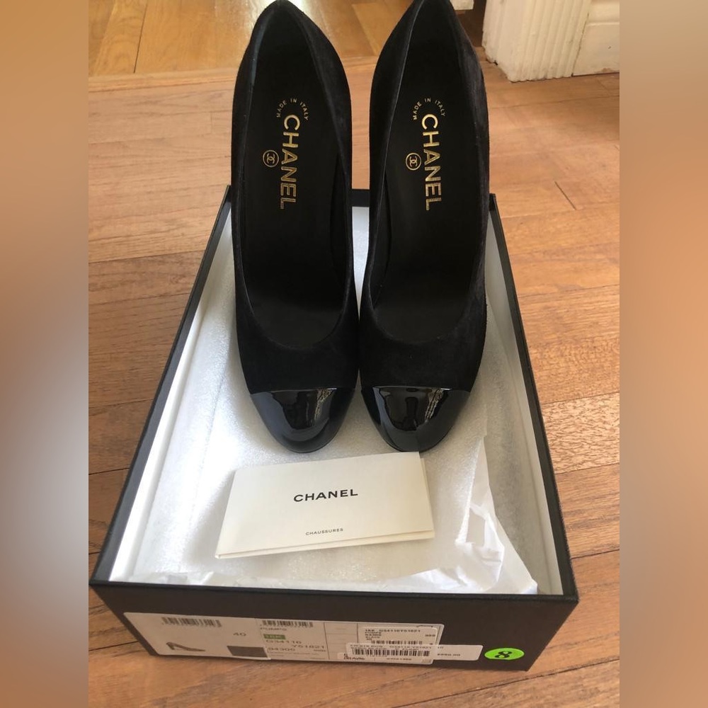 Classic Chanel pumps size 40
